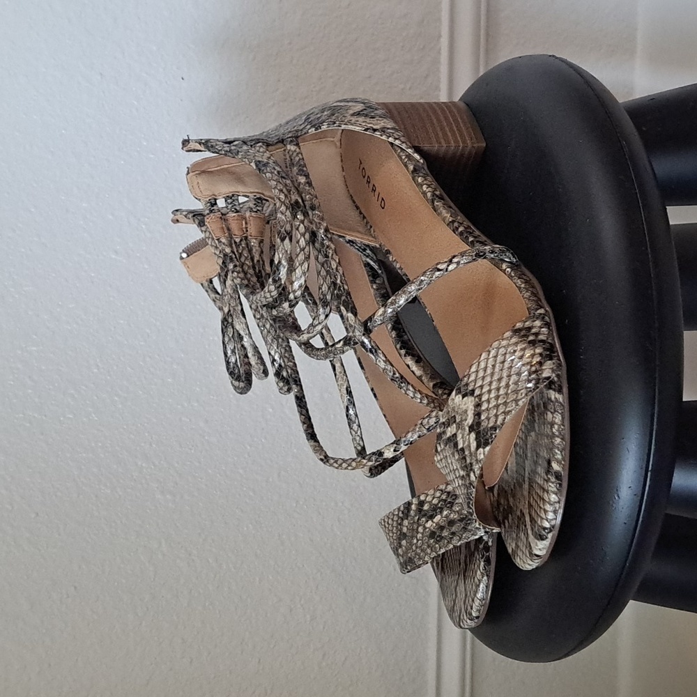 TORRID snake print  heels size 7.5